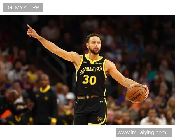 库里三分球命中数突破20个成为本赛季联盟首位达成此成就的球员